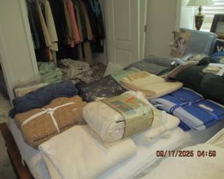 Bedding for full size and twin