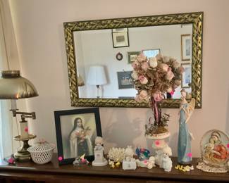 Mirror, religious items