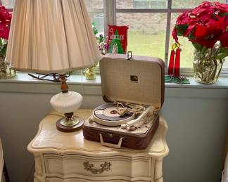  Ed side chest , lamp, retro record player
