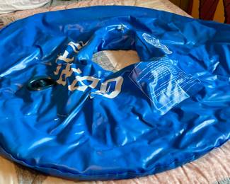 Flotation donut/ tube has carry case