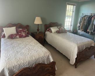 Vintage twin beds 