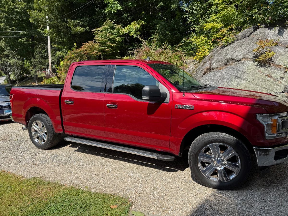 2019 FORD 150 TRUCK - PRISTINE!