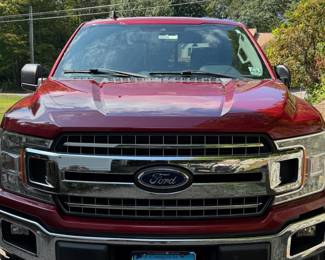 2019 FORD 150 TRUCK - PRISTINE!