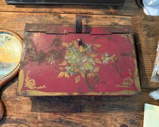 RED TOLE BOX