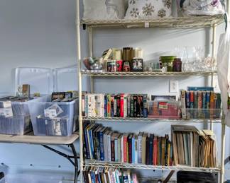 Books, decor 