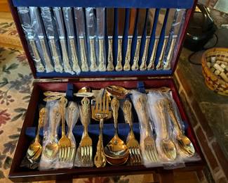 Wallace Gold Stainless Flatware 65pc Set Service for 12 plus Storage Case. Serving pieces included.