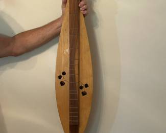 Dulcimer (needs new strings)
