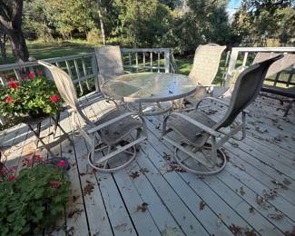 Patio Furniture Table & Chairs