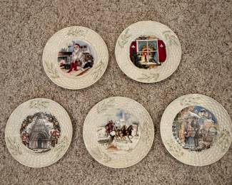 Belleek Collector Plates
Holiday & Christmas Scenes