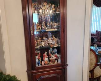 Lighted Curio Cabinet 