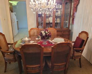 Beautiful dining room set 