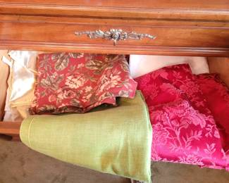 Holiday Tablecloths 