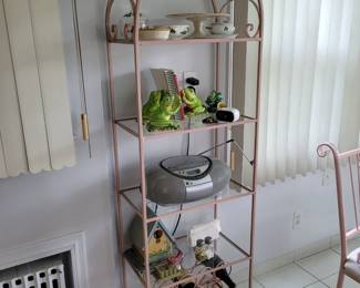 Matching Bakers rack