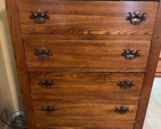 Chest of drawers 