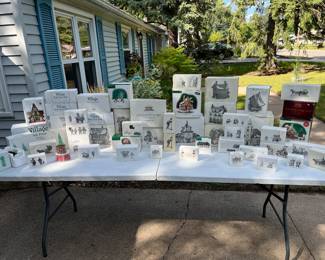 A full table of Dept 56