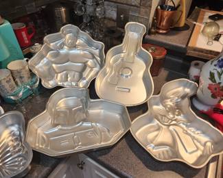 , vintage Wilton cake pans Bugs Bunny and more