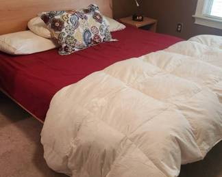 Beautiful mid-century modern Ikea type queen size bed