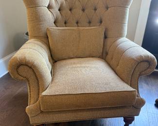 EJ Victor Tufted Barrel Back Upholstered Club Chairs on castors