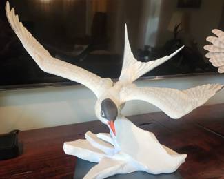 20th Century Boehm Porcelain Studio Arctic Tern, Edition #40135, 19 x22 in