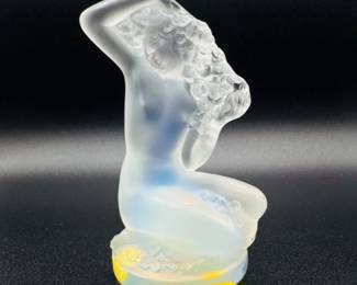 31 LaliqueFranceFloralOpalescentGlassWomanStatuette
