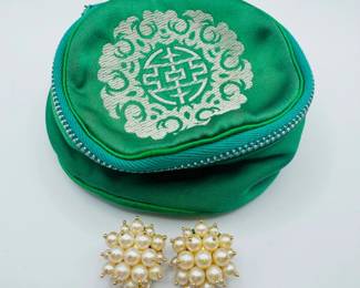 51 Vintage14KGoldClusterPearlClipOnEarringswGreenPouch