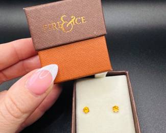 11 FireIce14KGoldCitrineStudEarrings375mmStones
