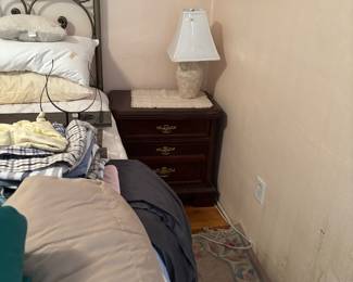 2 Night stands