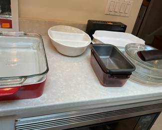 Pie pans and loaf pans 