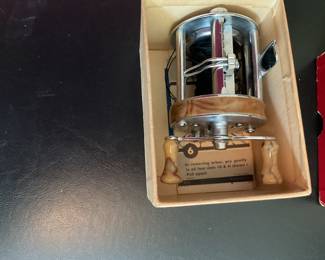  Vintage fishing reel 