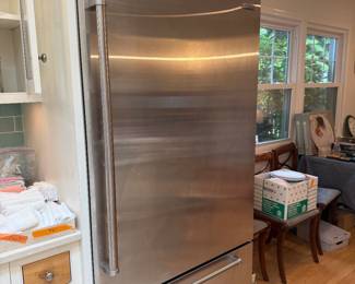 Sub-Zero Refrigerator 