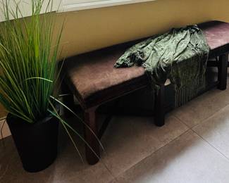 Velvet & wood rustic bench