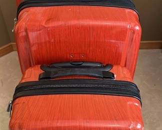 Samsonite 3 piece Spinning luggage (carry-on, medium and large). Medium missing its logo and a small dent.