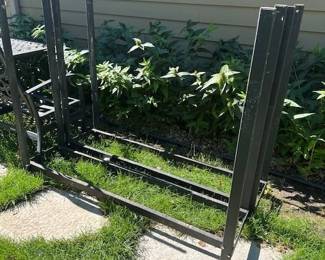 Steel shopping wood racks.