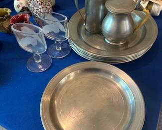 Pewter plates, creamer/sugar, vintage linens, 