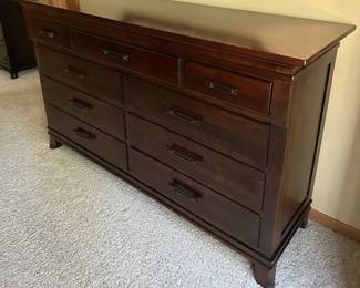 Kinkade Dresser