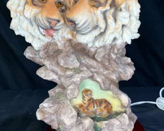  Double Tiger Head Illuminated Night Light
