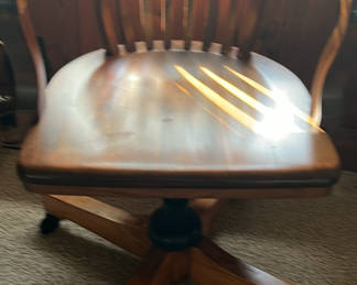 Banker chair, solid wood, on wheels