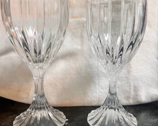 Parklane Mikasa 22 pieces