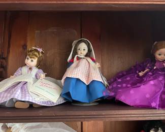 Madame Alexander Doll collection - 22 dolls