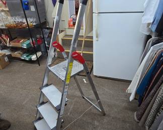Folding Step Ladder