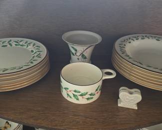 Lenox Holly 