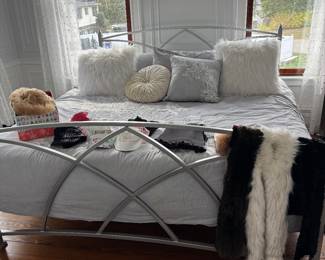 King Metal Bed w/ Shifman Mattress