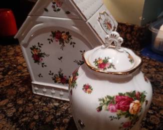 Old country roses royal albert items