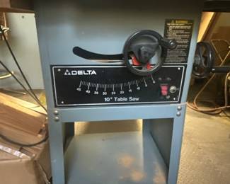Delta table saw