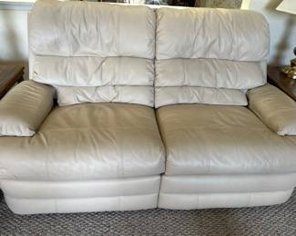 Reclining loveseat