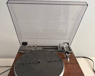 Mitsubishi LT-20 Turntable 