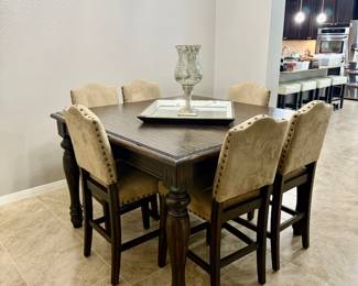 Dining room table and table top decor. 