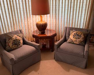 (2) small chairs. Vintage MCM lamp