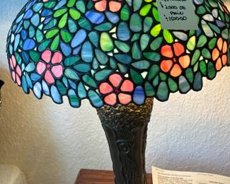 ANTIQUE HANDEL LAMP