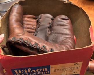 Vintage baseball glove in box 